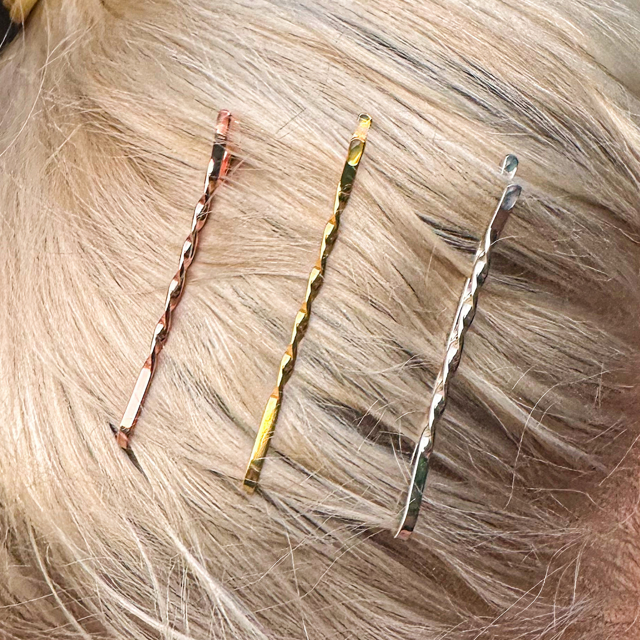 Bobby Pins gedreht (24 Stück | 5cm | beige, gold, roségold, silber) für ultimativen Halt