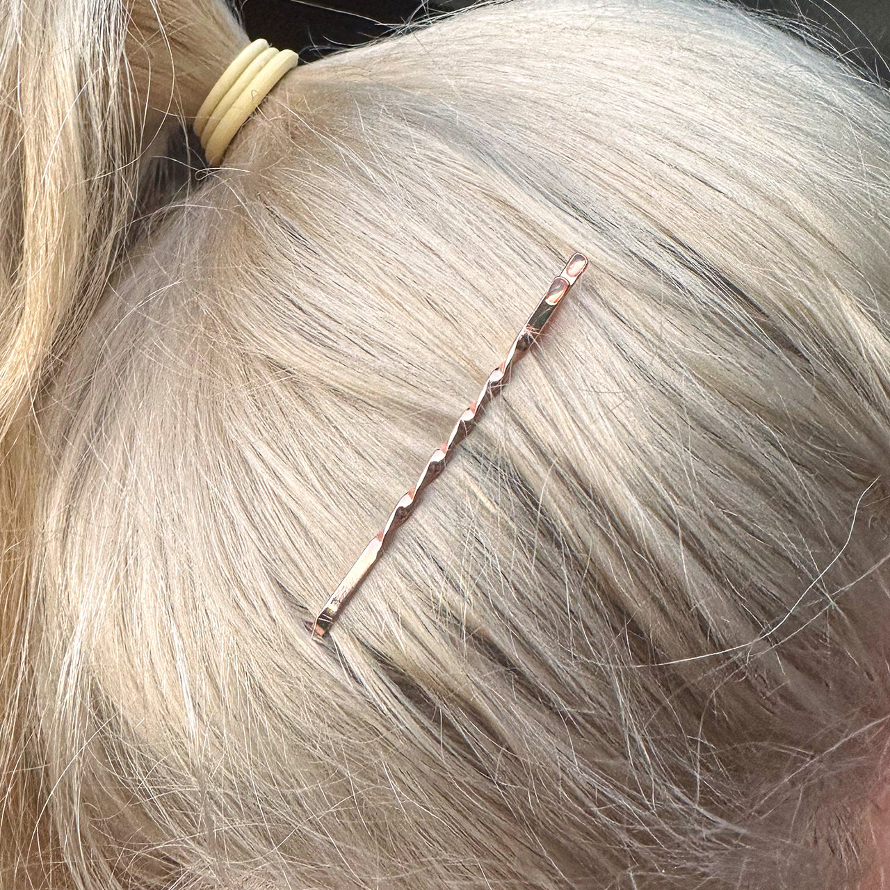 Bobby Pins gedreht (24 Stück | 5cm | beige, gold, roségold, silber) für ultimativen Halt